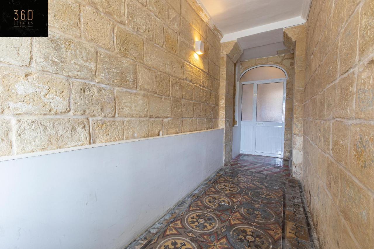 Seafront - Location, Floor With Wifi & Ac By 360 Estates * La Valeta