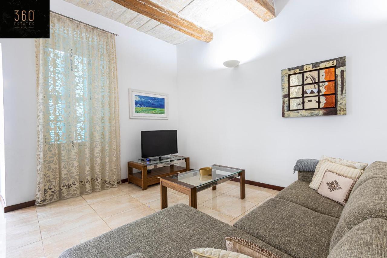 Seafront - Location, Floor With Wifi & Ac By 360 Estates Apartamento